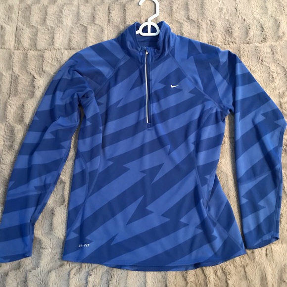 Nike Tops - NWOT Nike Dri-fit pull over M